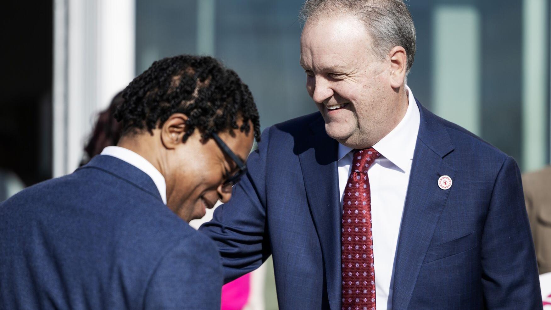 Holleman: Sam Page, already in a hole, digs deeper in quest to name prosecutor